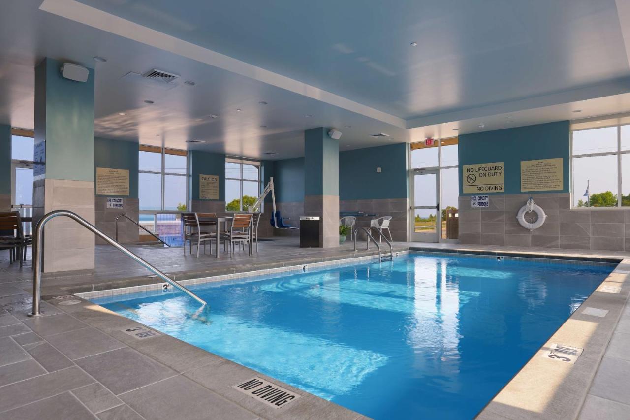 Hampton Inn & Suites Manistee, Mi Екстериор снимка