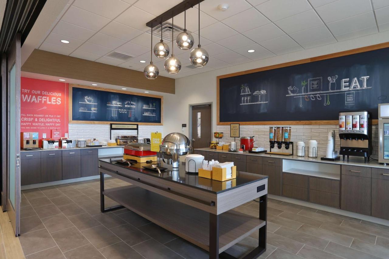 Hampton Inn & Suites Manistee, Mi Екстериор снимка