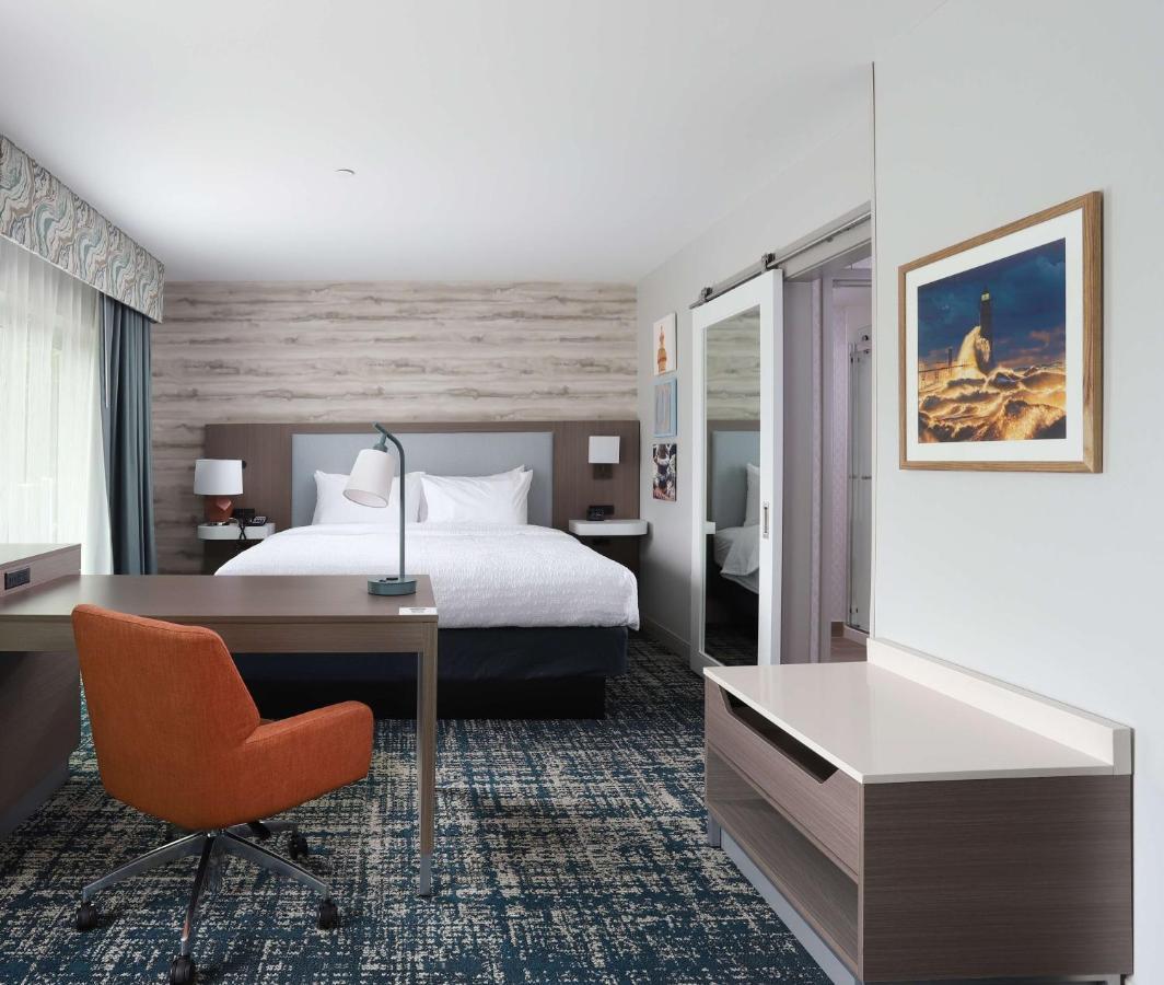 Hampton Inn & Suites Manistee, Mi Екстериор снимка