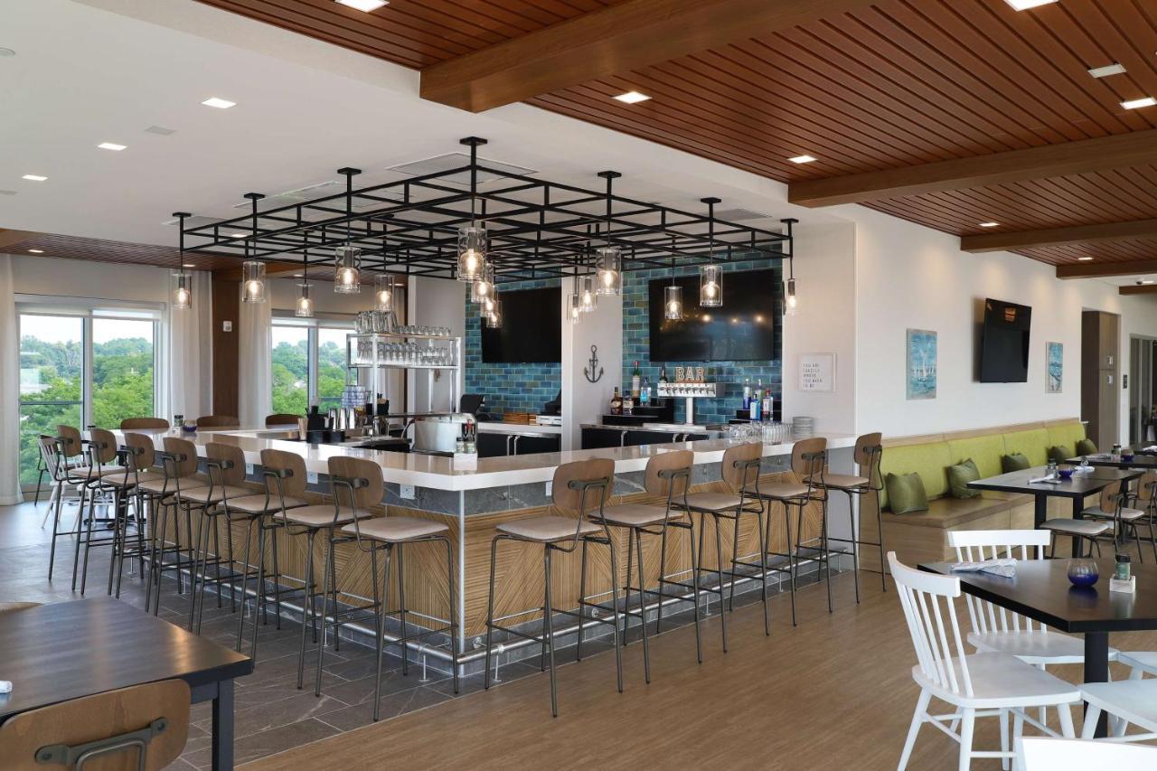 Hampton Inn & Suites Manistee, Mi Екстериор снимка