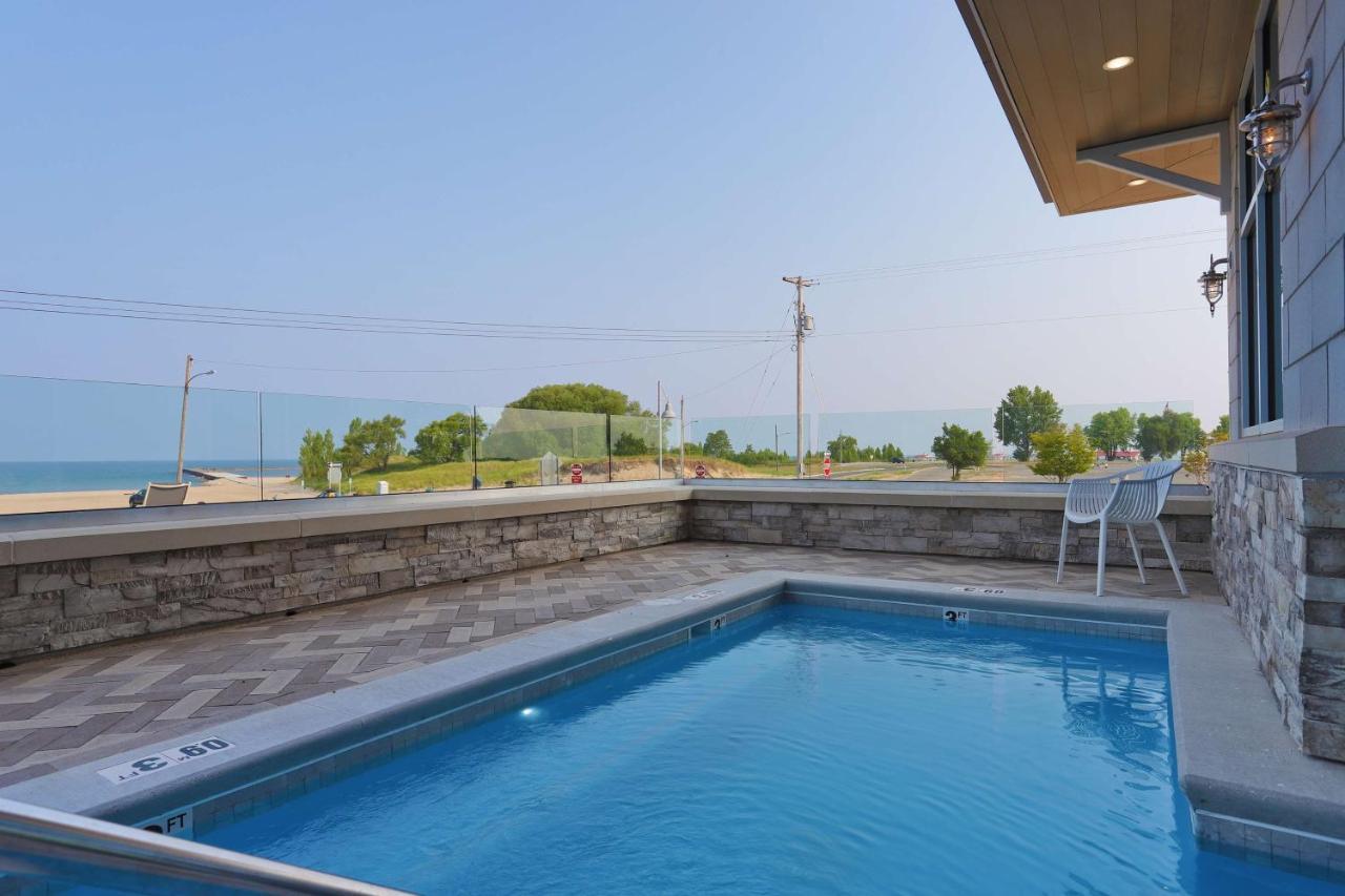 Hampton Inn & Suites Manistee, Mi Екстериор снимка