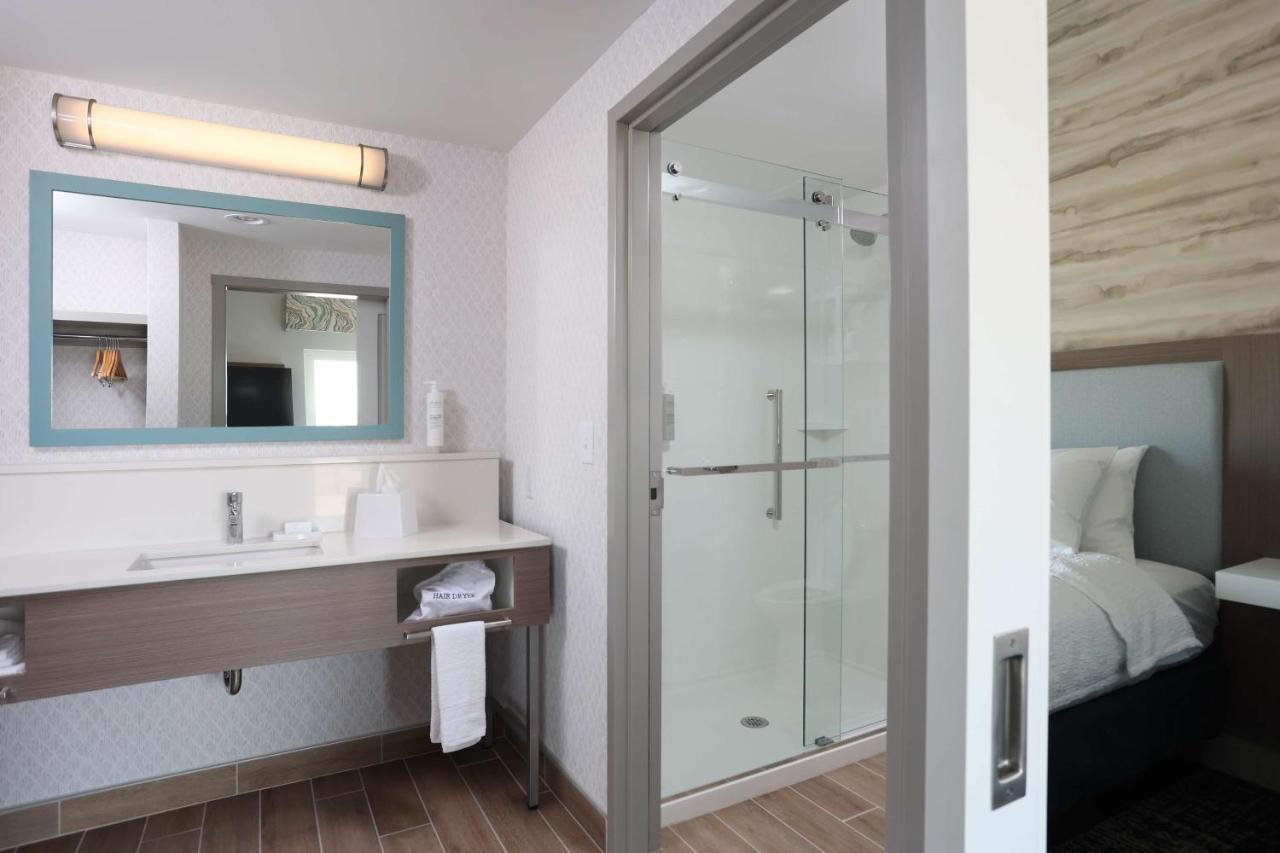 Hampton Inn & Suites Manistee, Mi Екстериор снимка