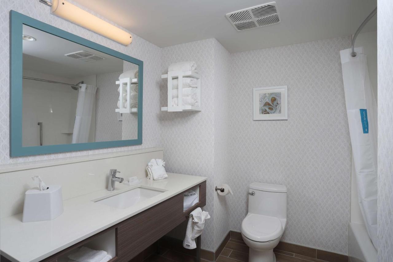 Hampton Inn & Suites Manistee, Mi Екстериор снимка