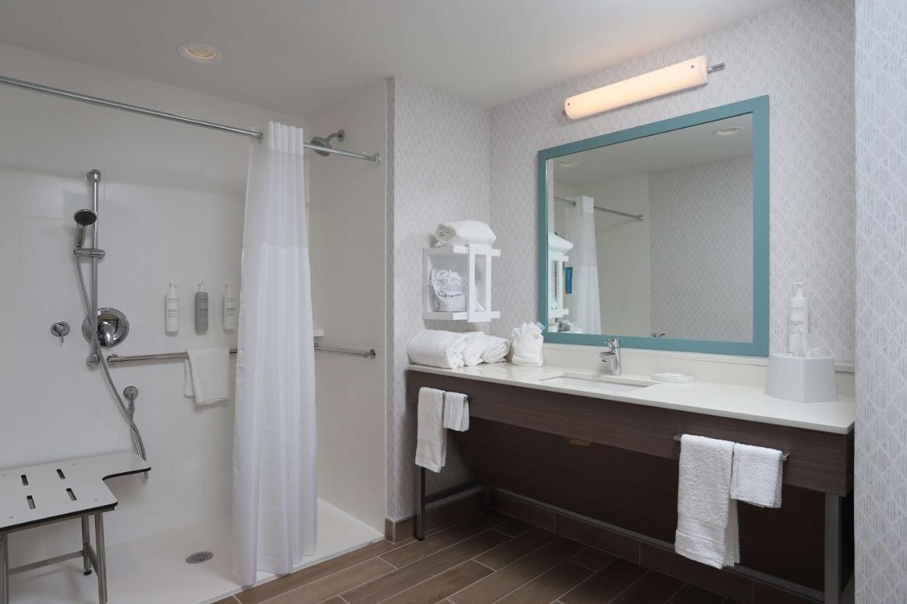 Hampton Inn & Suites Manistee, Mi Екстериор снимка
