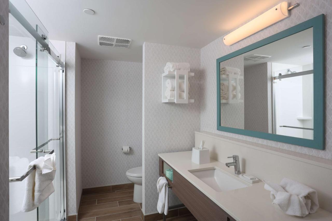 Hampton Inn & Suites Manistee, Mi Екстериор снимка