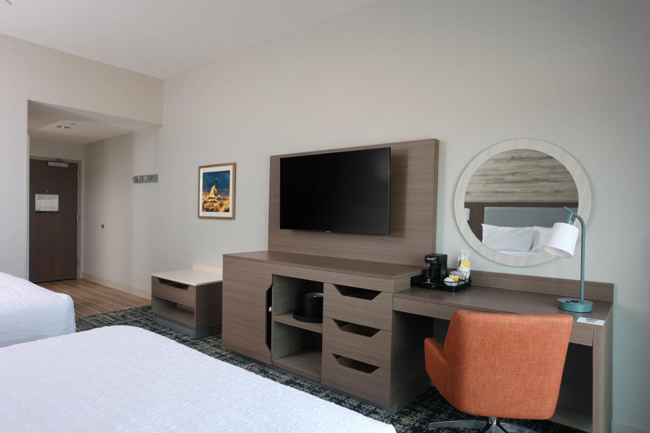 Hampton Inn & Suites Manistee, Mi Екстериор снимка